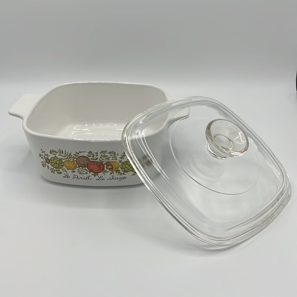 CORNINGWARE 1 1/2 QUART COOKING DISH WITH CLEAR GLASS PYREX LID - Picture 3 of 13
